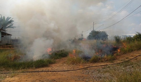 Taubaté: Combate a incêndio em Taubaté tem duração de três horas